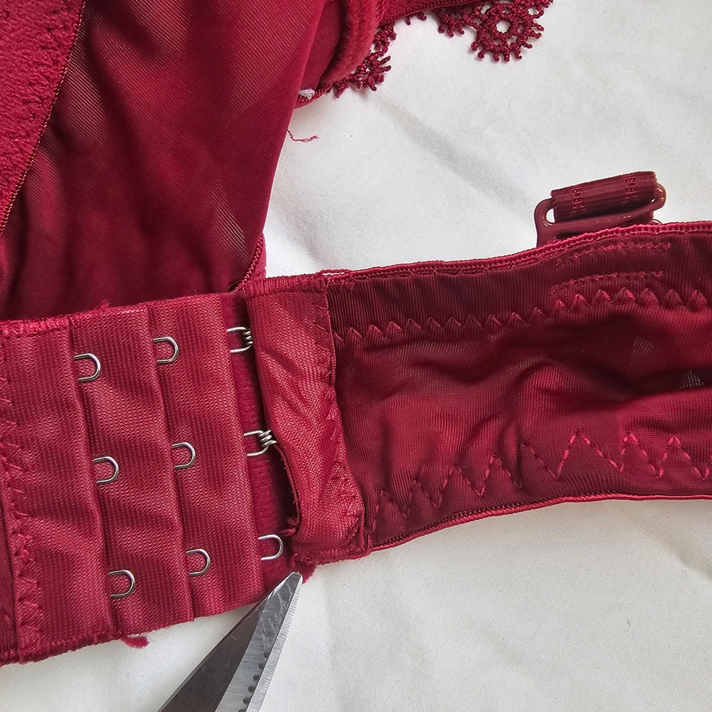 Burgundy Red Lace Push Up Bra Padded Underwire Floral Trim 85B 38B - Picture 4 of 7